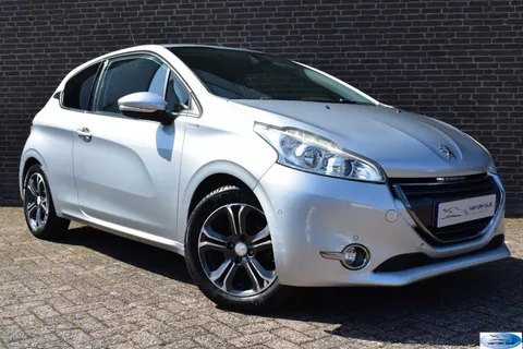 Peugeot 208 1.2 VTi Envy Cruise Control, PDC, Clima